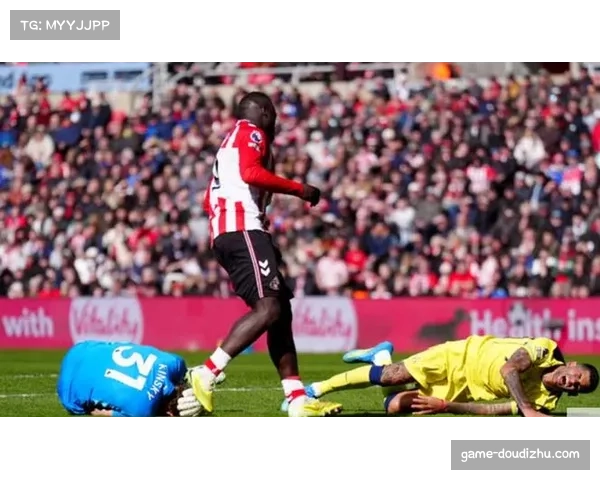 热刺前锋索兰克可能遭二级腿筋拉伤，或将缺席3-8周面临赛季报销